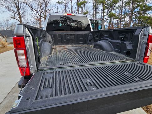 Used 2021 Ford F250 XLT w/ FX4 Off-Road Package image 15