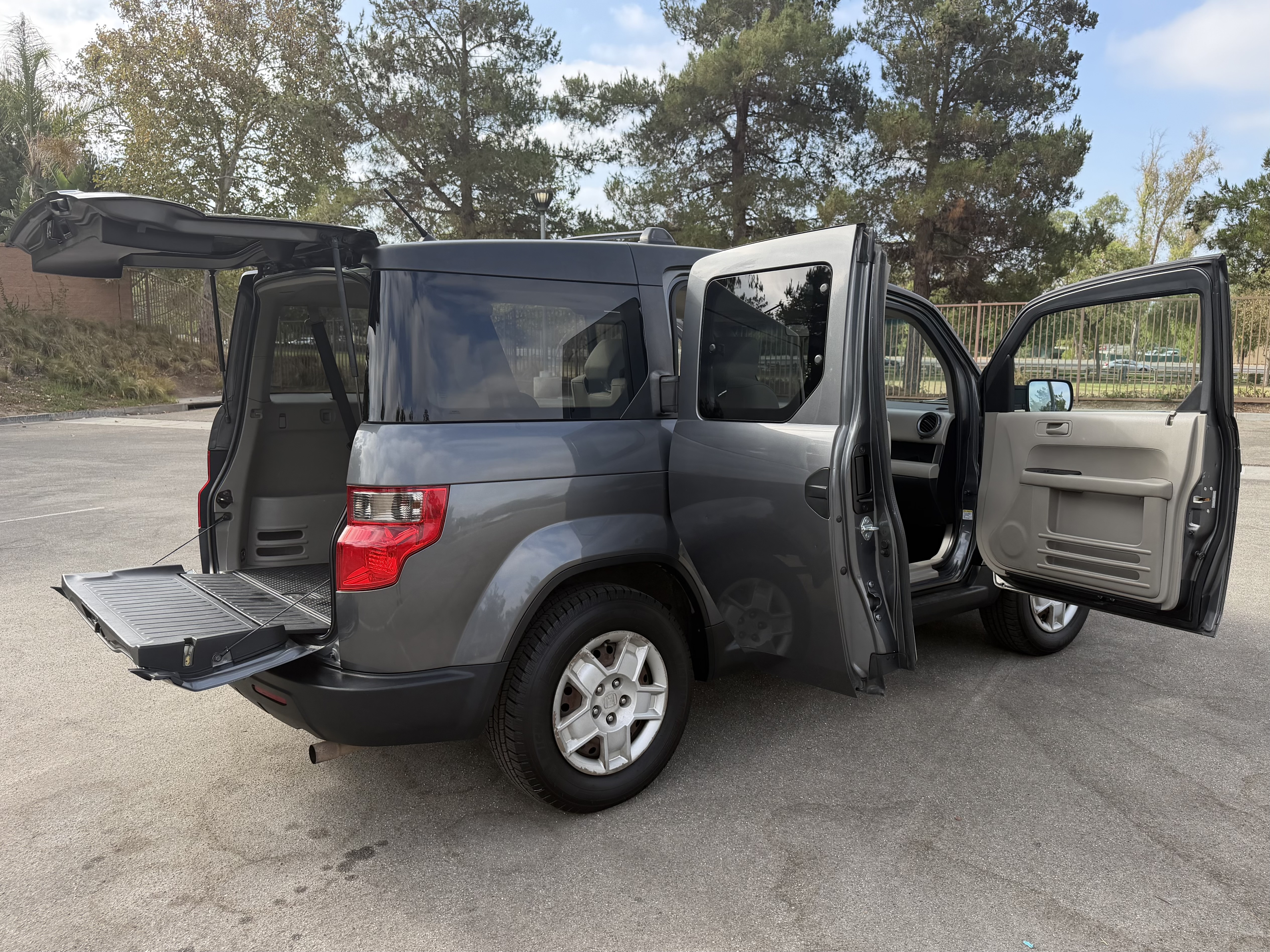 Used 2011 Honda Element LX image 2