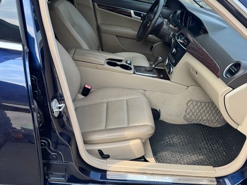 Used 2012 Mercedes-Benz C 250 Sedan image 4
