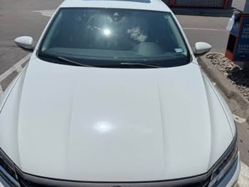 Used 2018 Volkswagen Passat 2.0T SEL Premium image 4