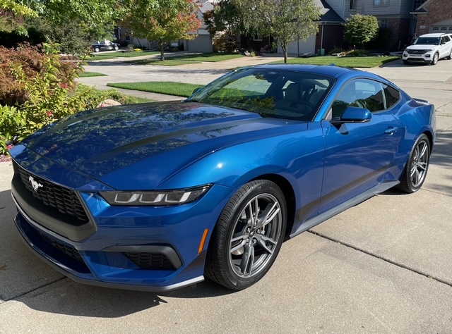Used 2024 Ford Mustang Premium RWD image 1