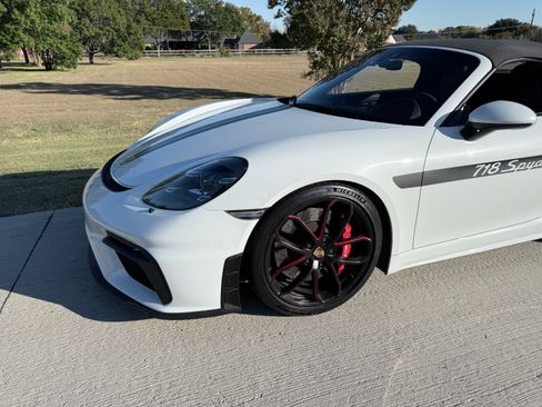 Used 2020 Porsche 718 Boxster Spyder RWD image 26