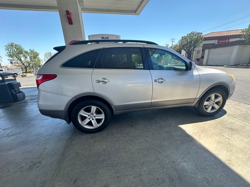 Used 2011 Hyundai Veracruz Limited FWD image 1