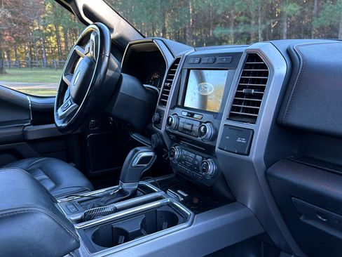 Used 2018 Ford F150 Platinum w/ Equipment Group 701A Luxury image 11