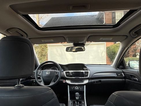 Used 2015 Honda Accord EX-L image 26