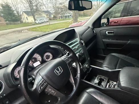 Used 2010 Honda Pilot Touring image 11