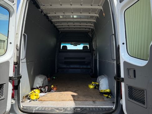 Used 2007 Dodge Sprinter 2500 image 9