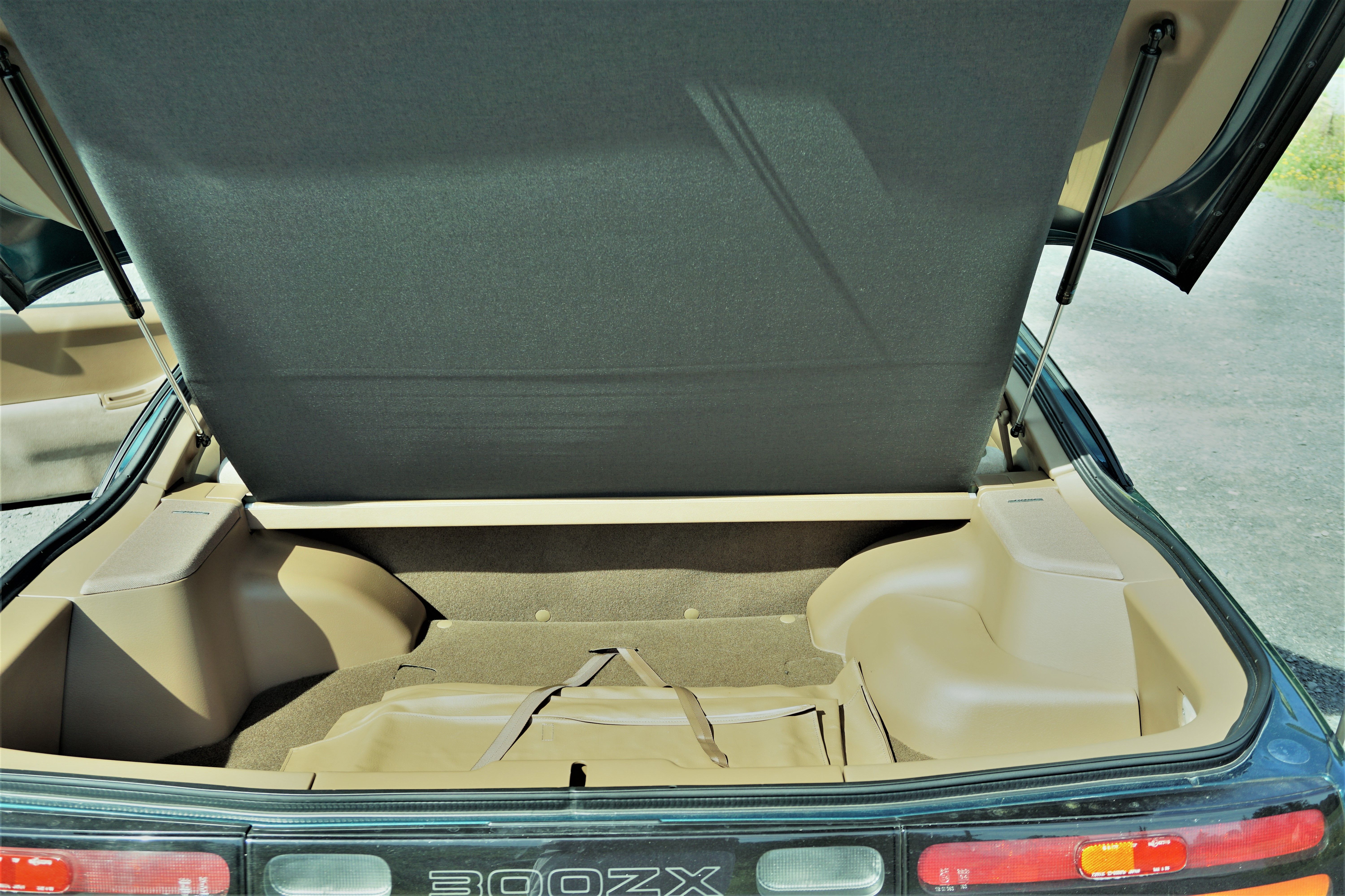 Used 1995 Nissan 300ZX 2+2 Hatchback RWD image 9