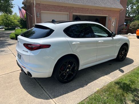 Used 2023 Alfa Romeo Stelvio Veloce image 5
