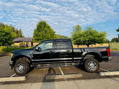 Used 2017 Ford F250 Lariat w/ Lariat Value Package AWD/4WD image 21