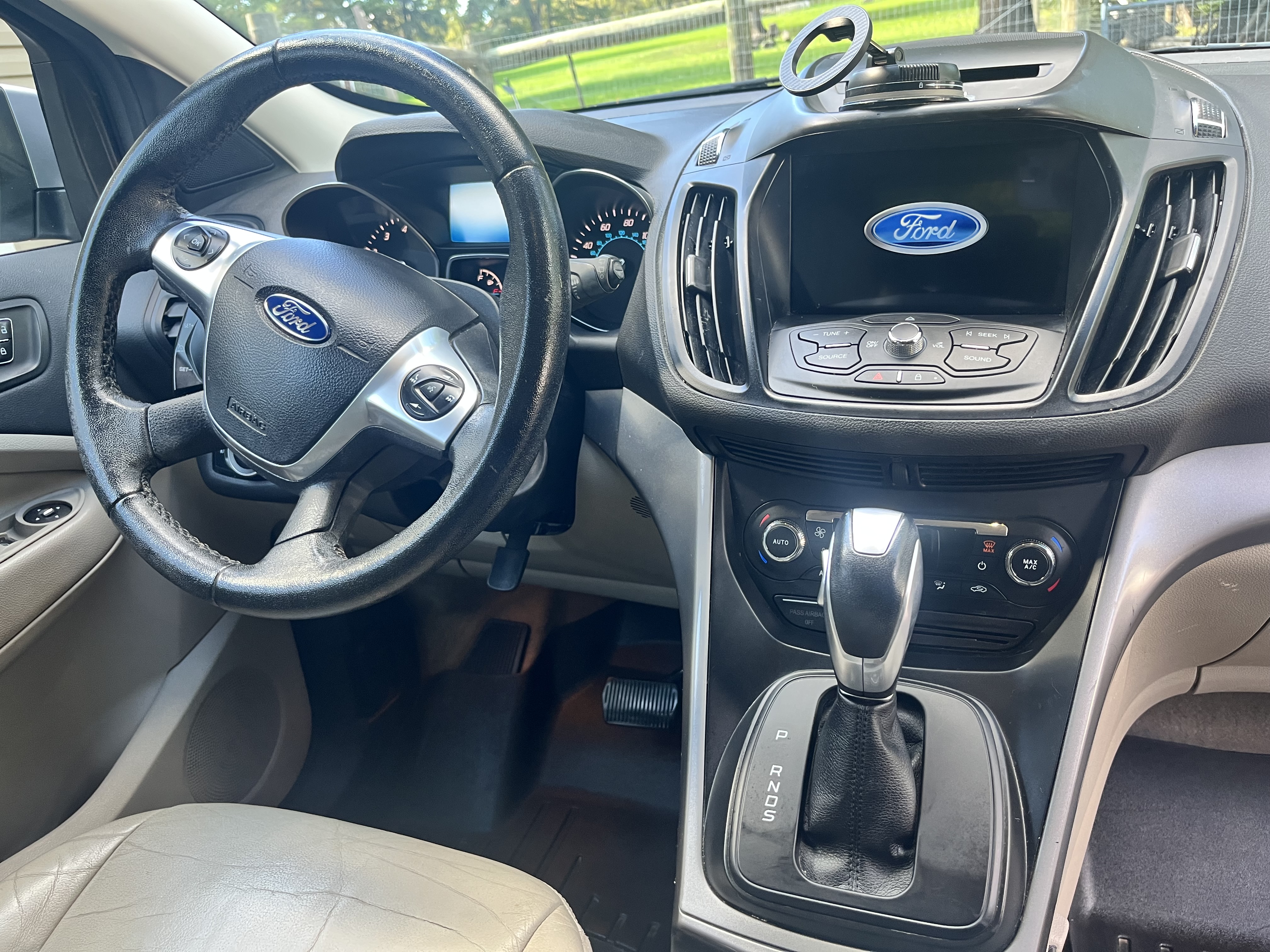 Used 2016 Ford Escape SE w/ SE Leather Comfort Package AWD/4WD image 12