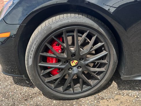 Used 2019 Porsche Panamera GTS AWD/4WD image 8