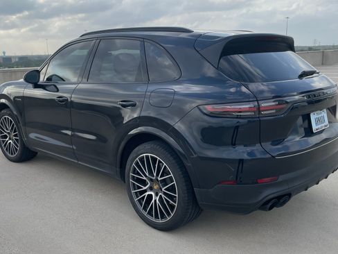 Used 2021 Porsche Cayenne E-Hybrid AWD/4WD image 4