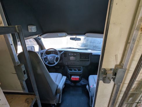 Used 2013 GMC Savana 3500 w/ Chrome Appearance Package RWD image 11