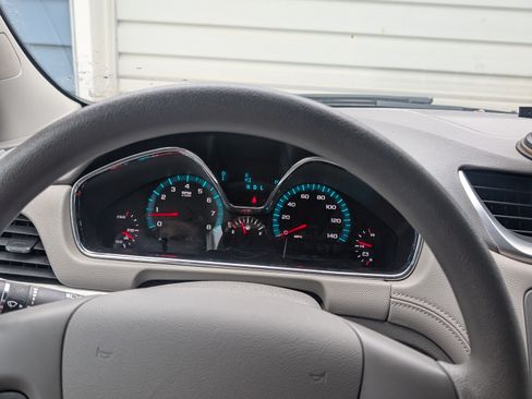 Used 2014 Chevrolet Traverse LS image 10