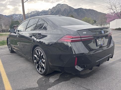 Used 2024 BMW i5 M60 w/ Executive Package image 10