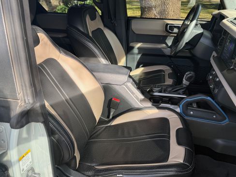 Used 2022 Ford Bronco Wildtrak image 14