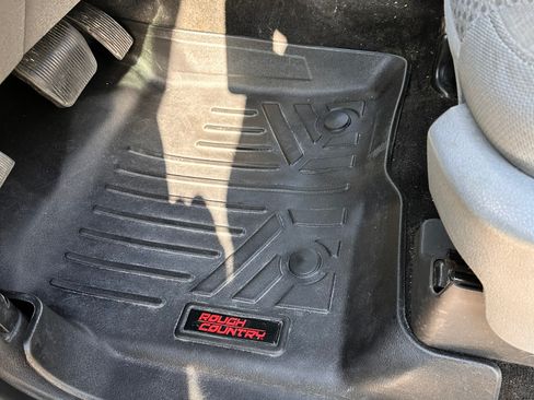 Used 2013 Ford F150 XLT w/ XLT Chrome Pkg image 17