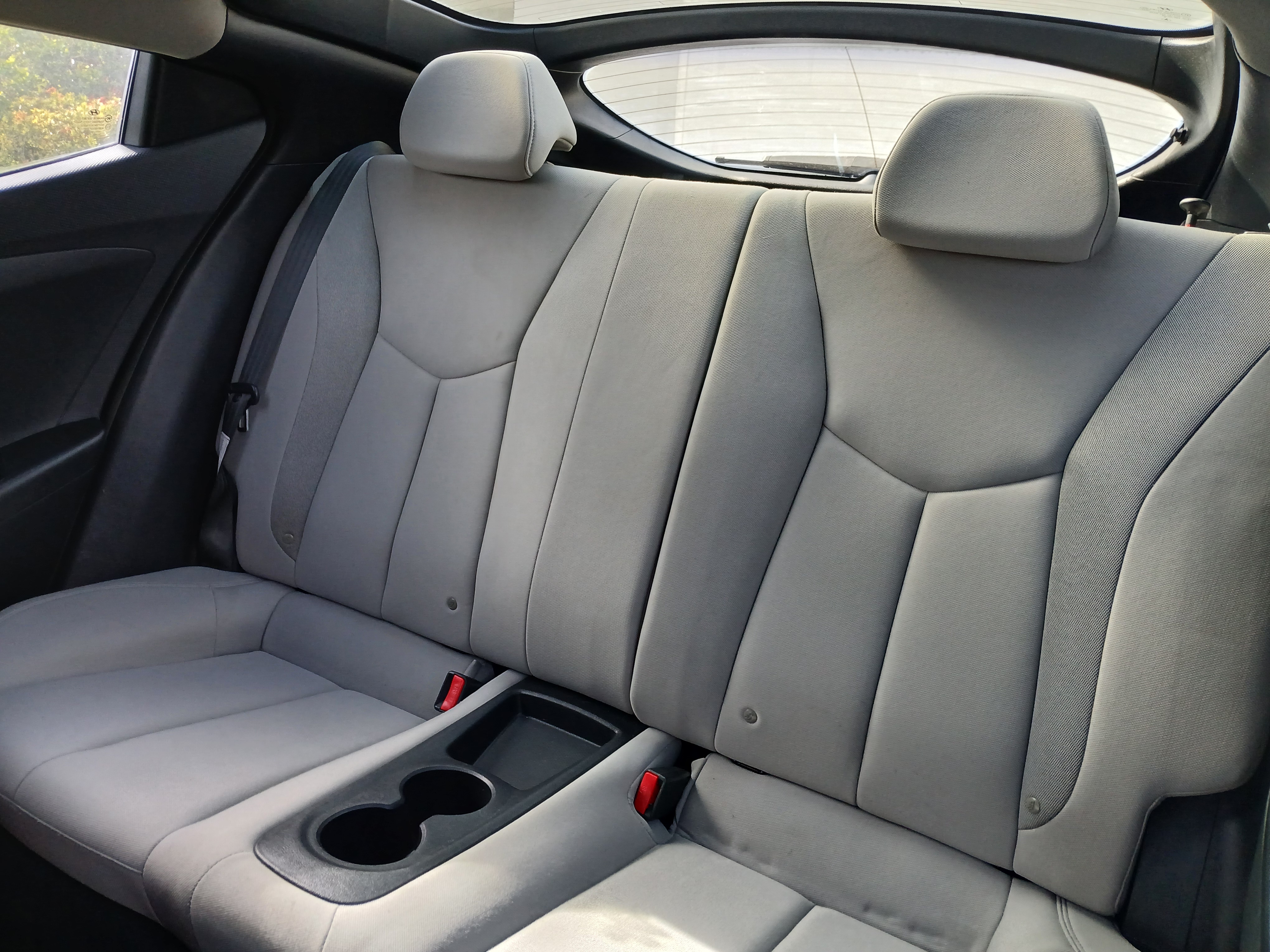 Used 2013 Hyundai Veloster FWD image 4
