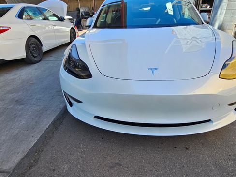 Used 2023 Tesla Model 3 Standard Range image 4