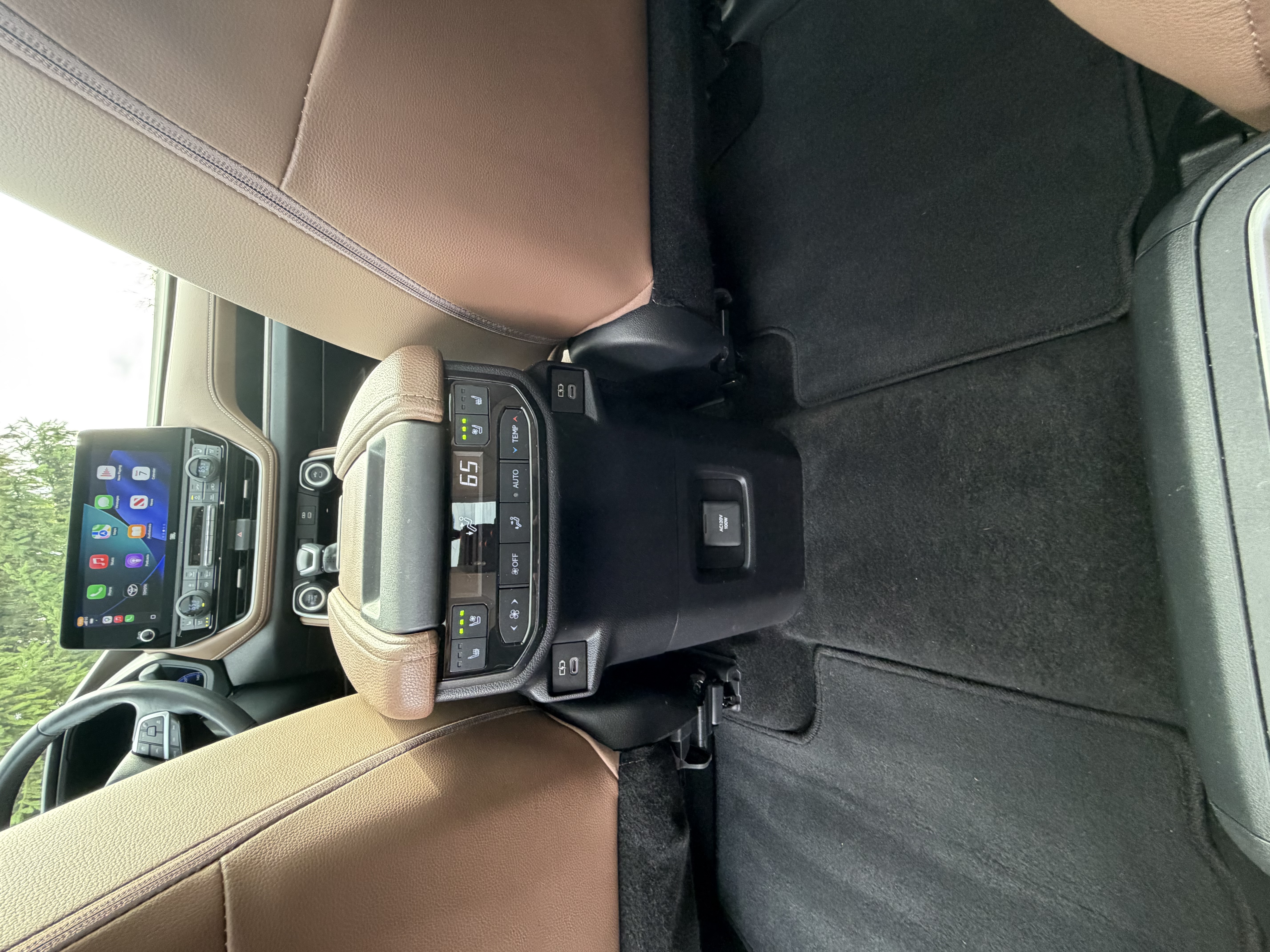 Used 2024 Toyota Grand Highlander AWD image 25