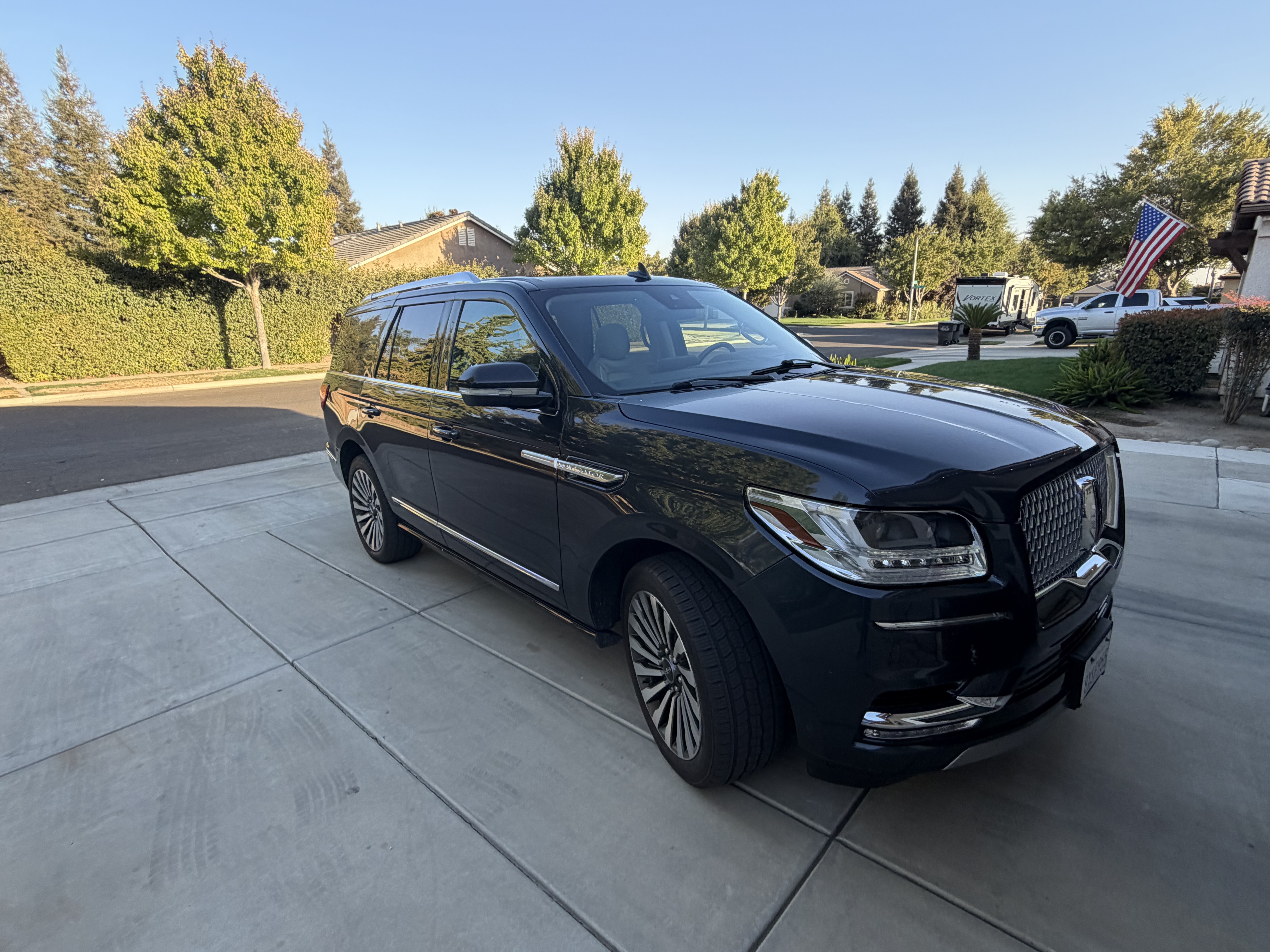Used 2021 Lincoln Navigator Reserve w/ Luxury Package AWD/4WD image 1