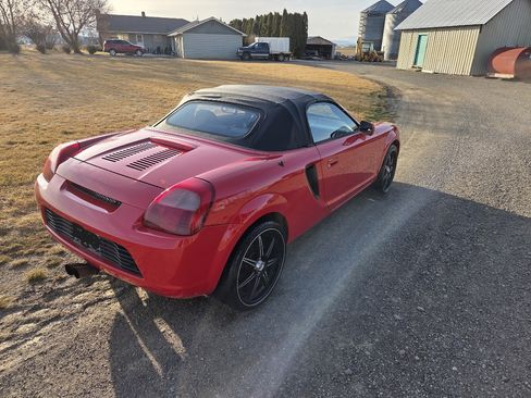 Used 2001 Toyota MR2 image 4