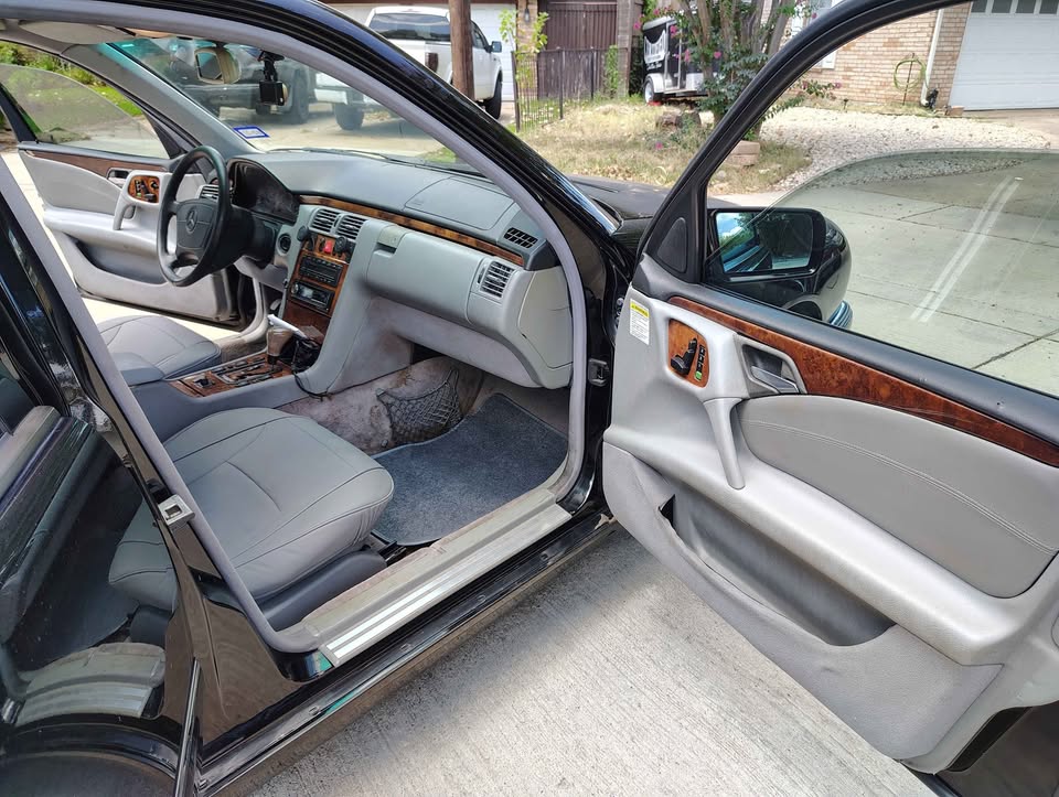 Used 1999 Mercedes-Benz E 430 Sedan image 6
