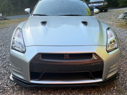 Used 2013 Nissan GT-R Premium AWD/4WD image 1