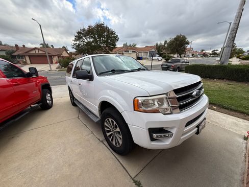 Used 2017 Ford Expedition EL XLT image 11