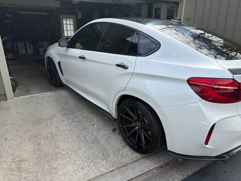 Used 2017 BMW X6 M image 18