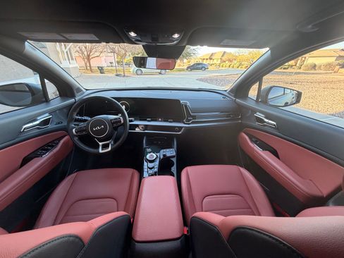 Used 2025 Kia Sportage SX Prestige image 10