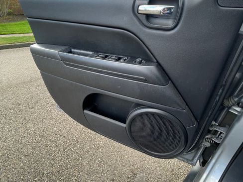 Used 2015 Jeep Compass Sport w/ Power Value Group image 11