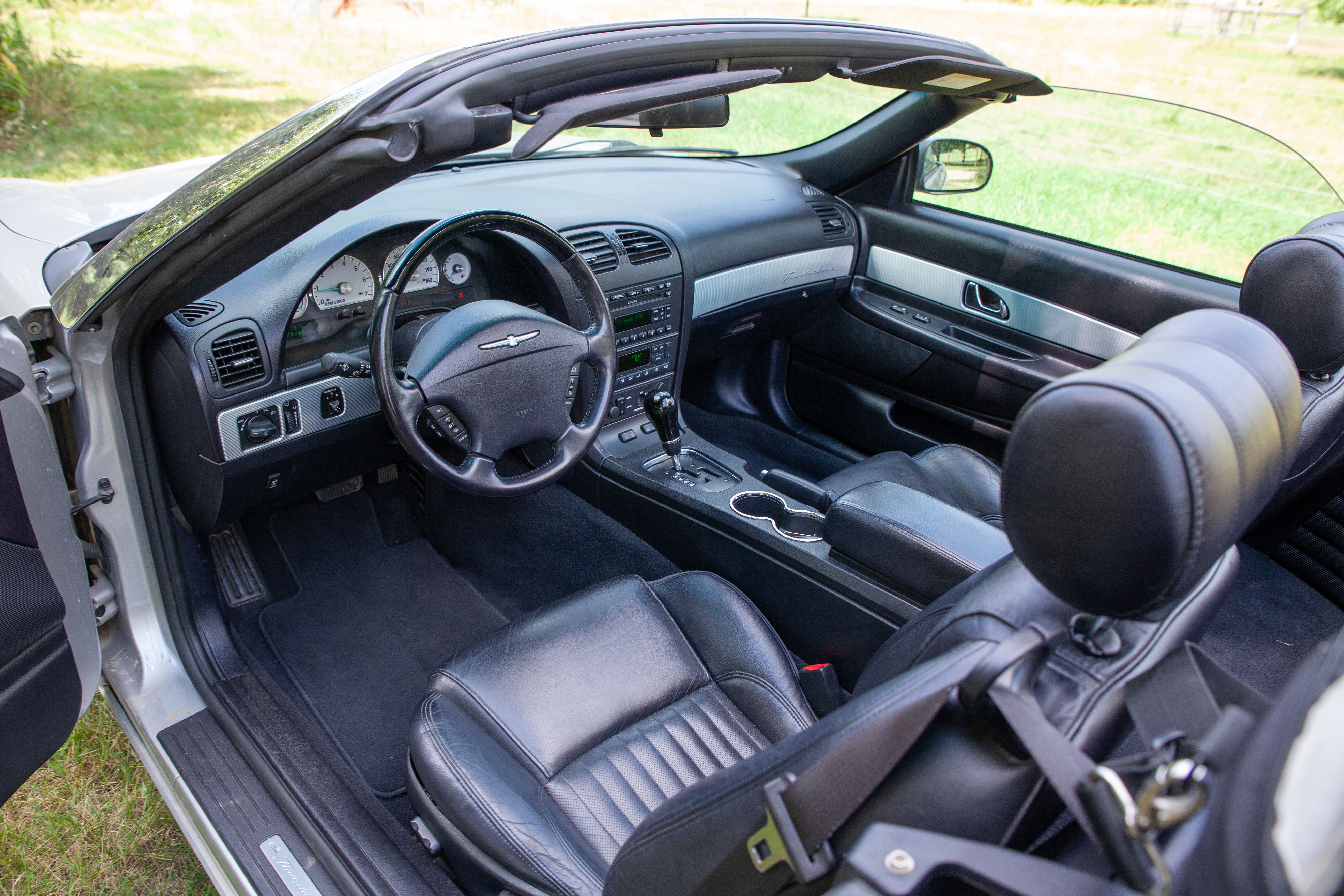 Used 2004 Ford Thunderbird RWD image 10