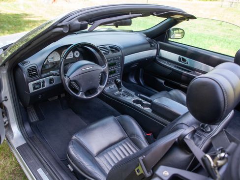 Used 2004 Ford Thunderbird RWD image 10