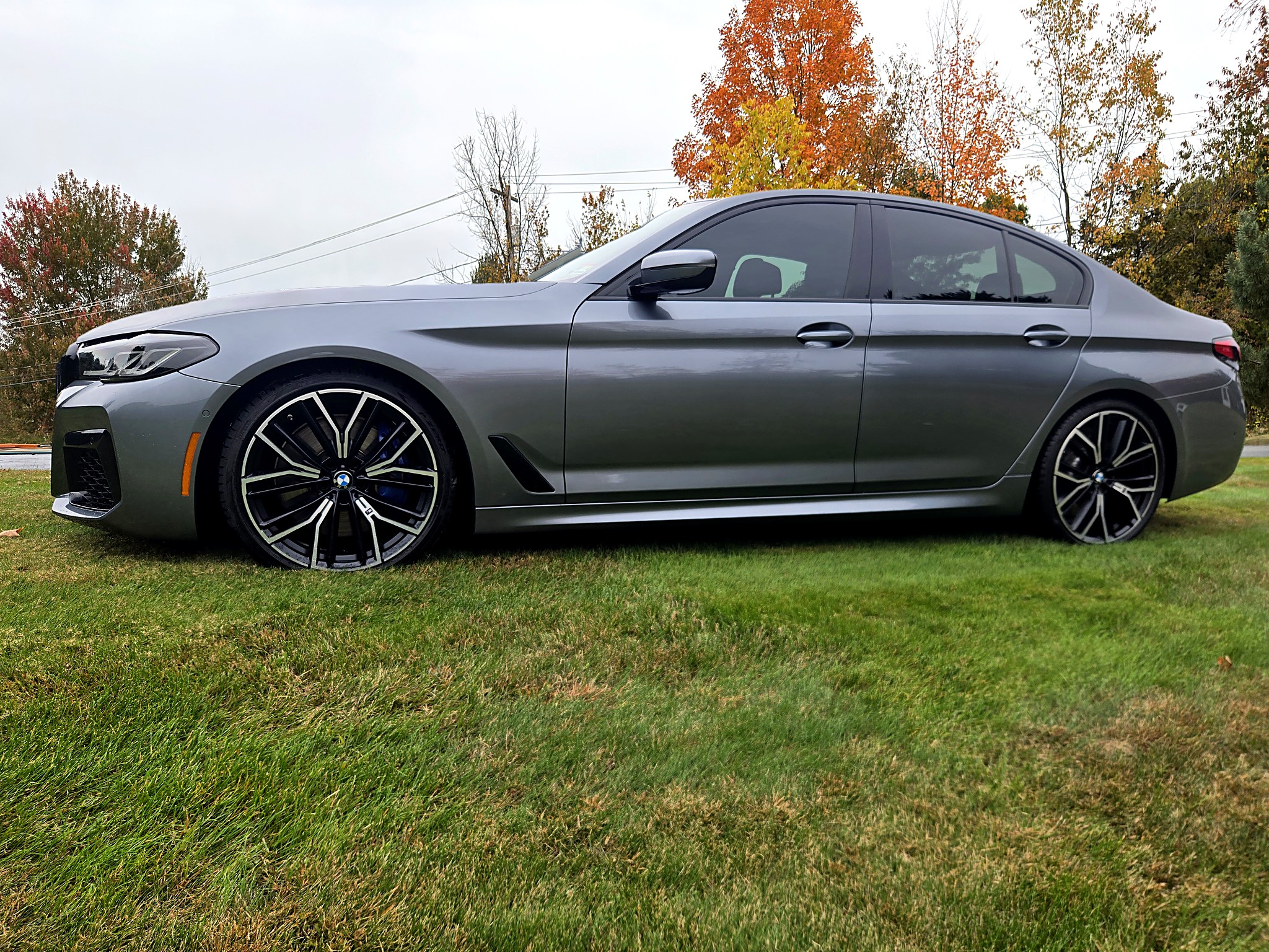 Used 2022 BMW M550i xDrive w/ Dynamic Handling Package AWD/4WD image 4