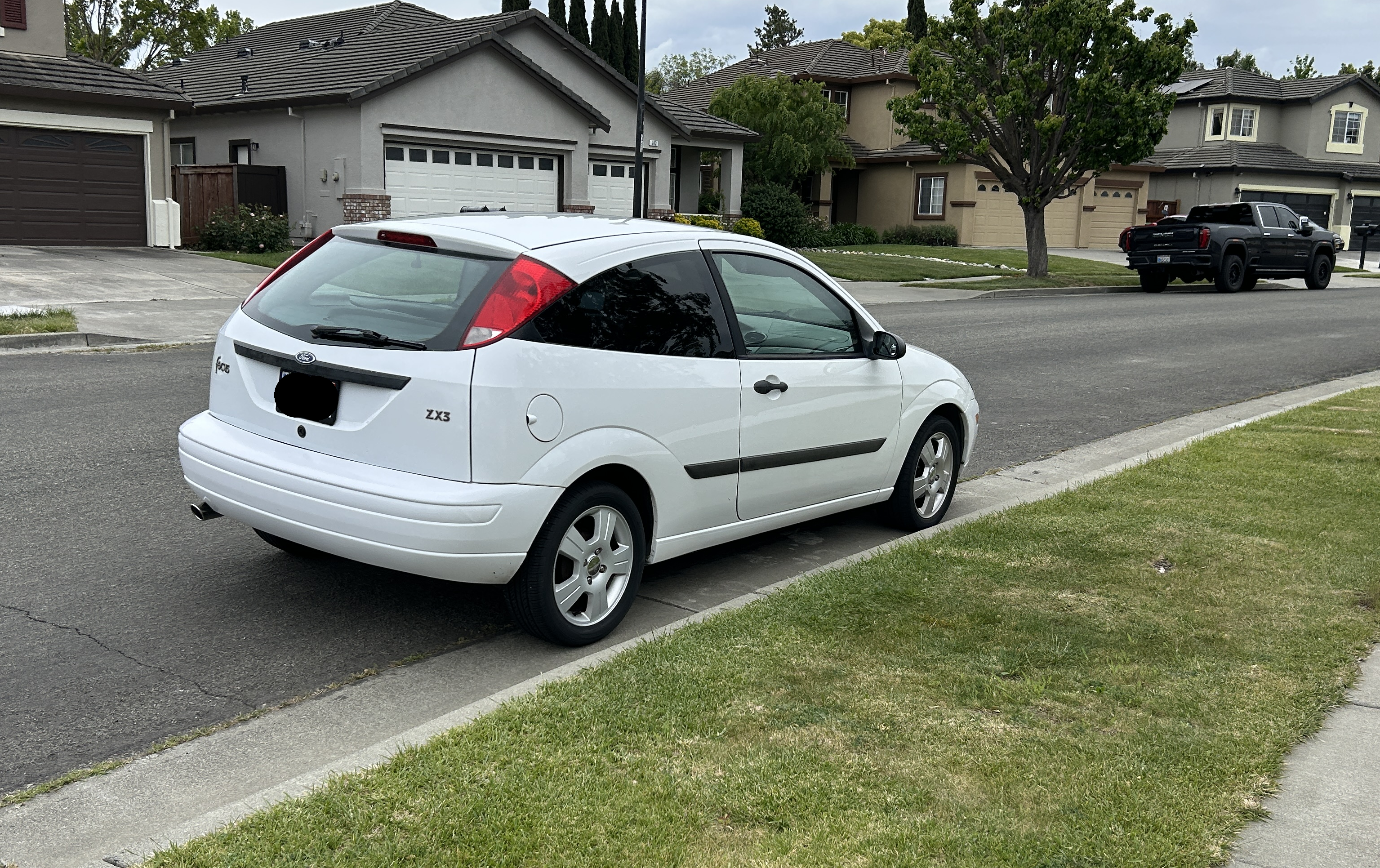 Used 2004 Ford Focus ZX3 Hatchback FWD image 6
