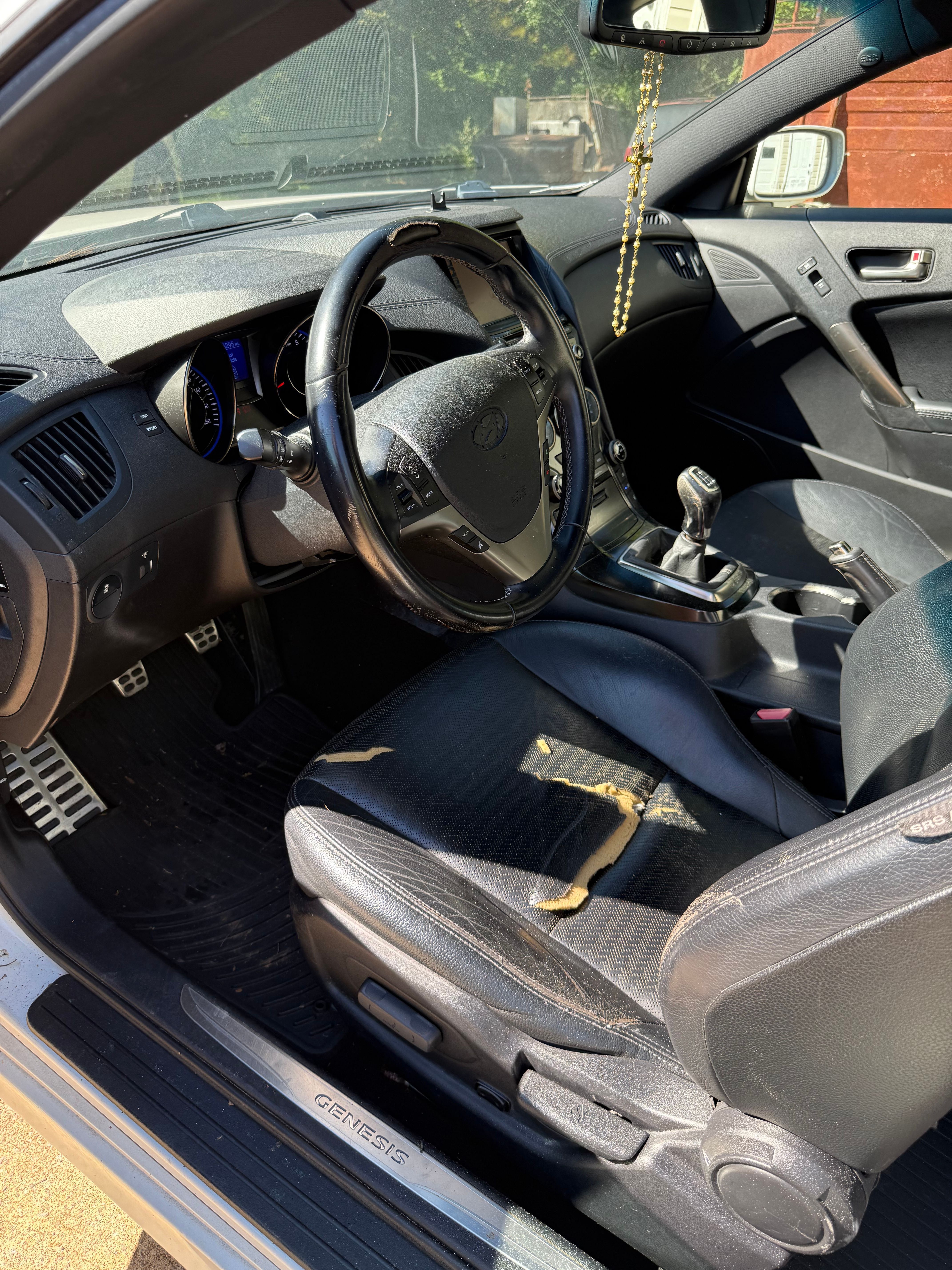 Used 2013 Hyundai Genesis 3.8 RWD image 6
