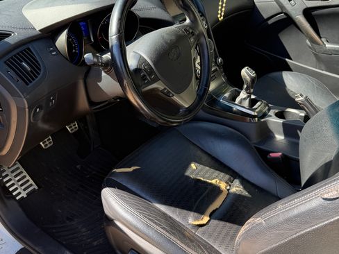 Used 2013 Hyundai Genesis 3.8 image 6