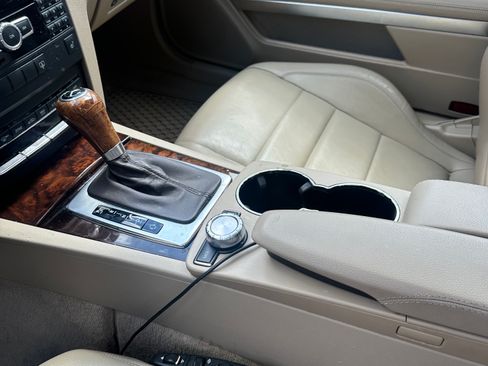 Used 2013 Mercedes-Benz E 350 4MATIC Coupe image 10