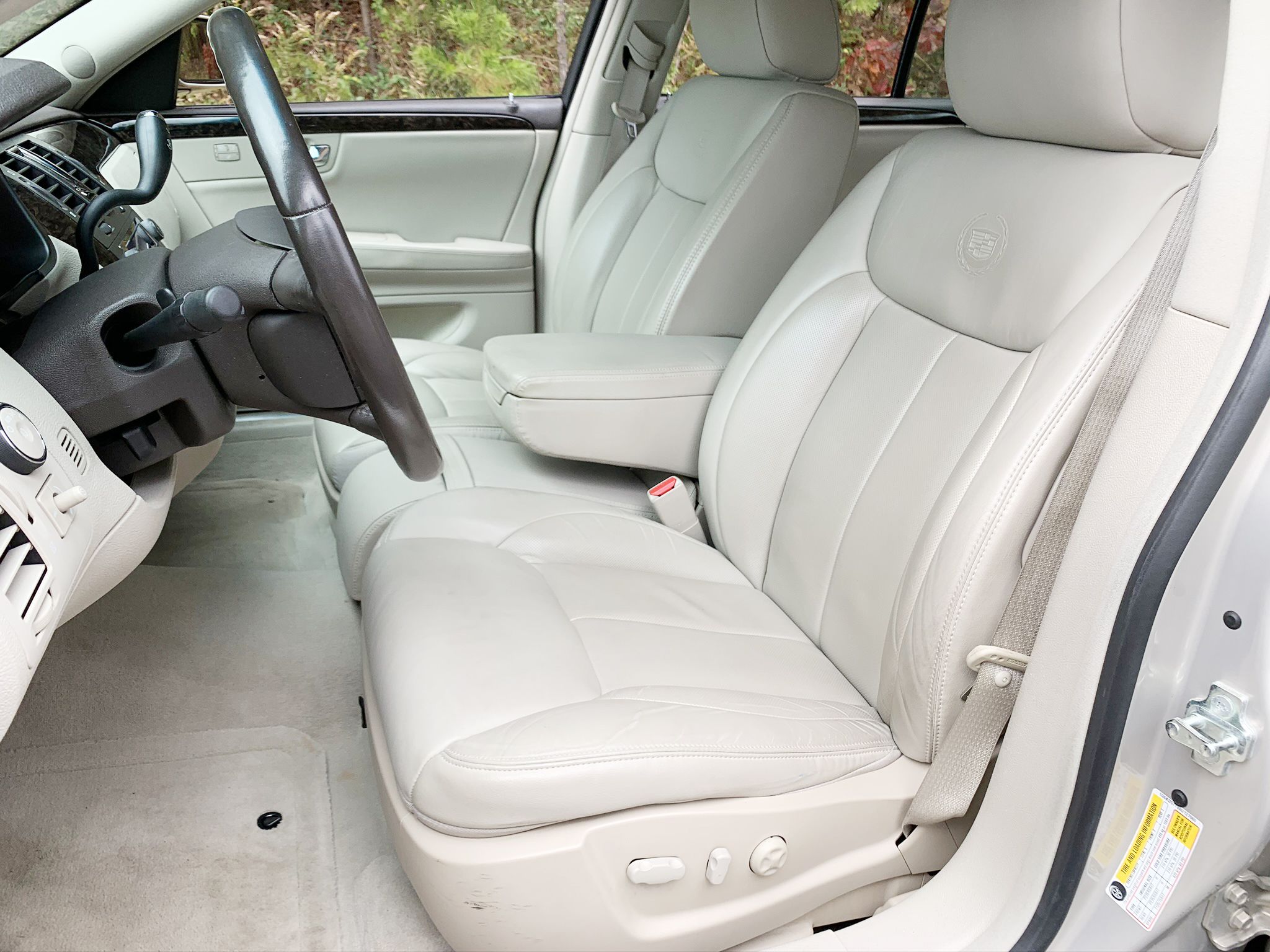 Used 2008 Cadillac DTS FWD image 8