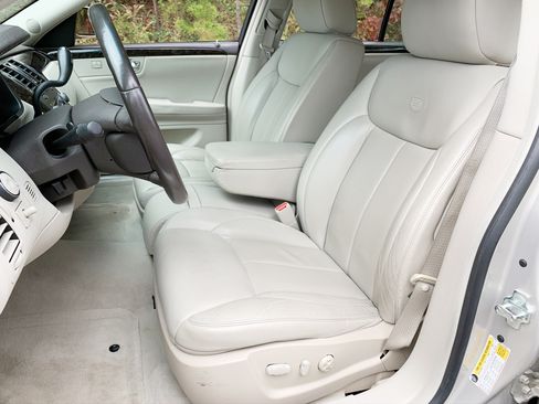 Used 2008 Cadillac DTS FWD image 8