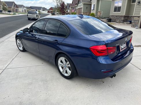 Used 2016 BMW 328i xDrive Sedan AWD/4WD image 4