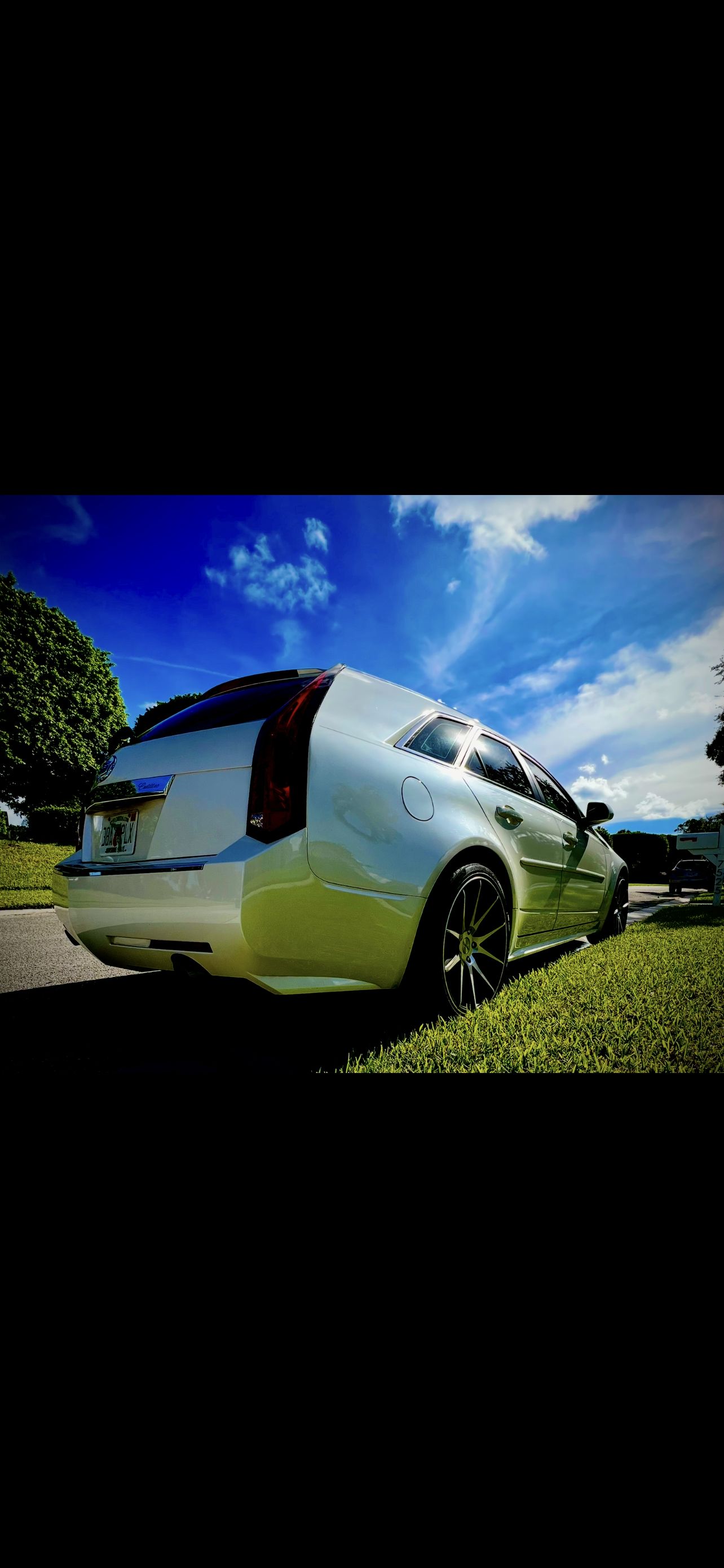 Used 2011 Cadillac CTS Performance RWD image 9