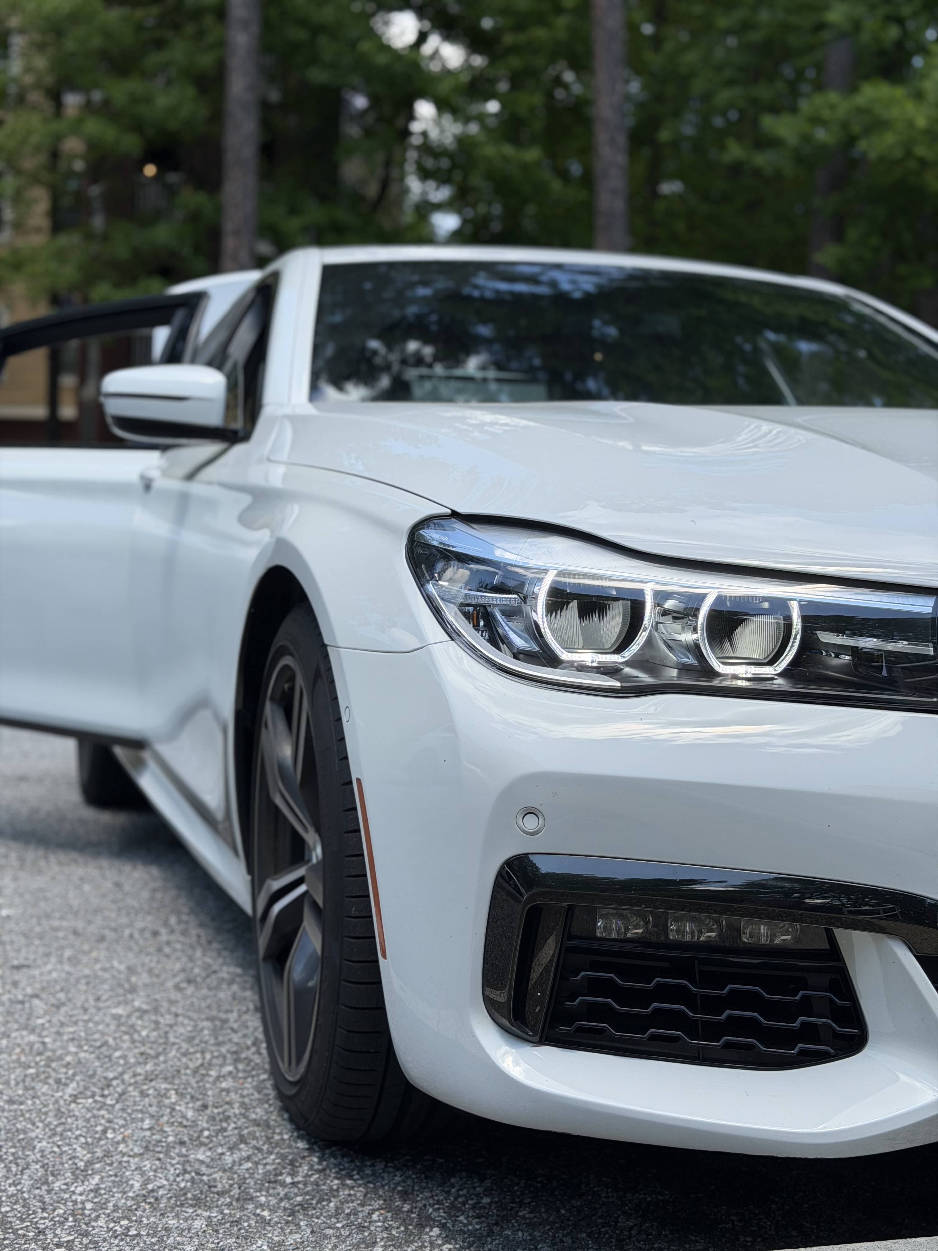 Used 2019 BMW 740i w/ Executive Package RWD image 11
