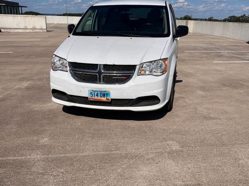 Used 2017 Dodge Grand Caravan SE w/ Power Window Group image 2