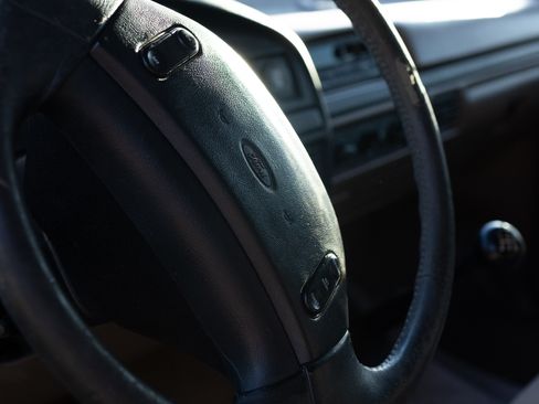 Used 1996 Ford F350 2WD Crew Cab image 5