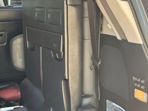 Used 2013 Lexus LX 570 4WD w/ Luxury Pkg image 10