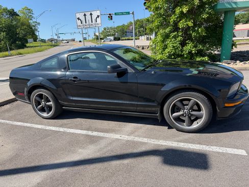 Used 2008 Ford Mustang GT Premium RWD image 1