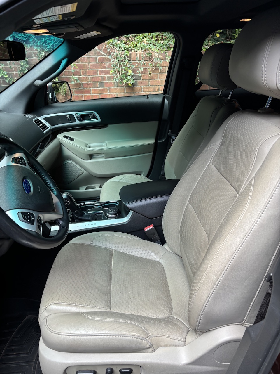Used 2015 Ford Explorer Limited w/ Equipment Group 302A AWD/4WD image 14